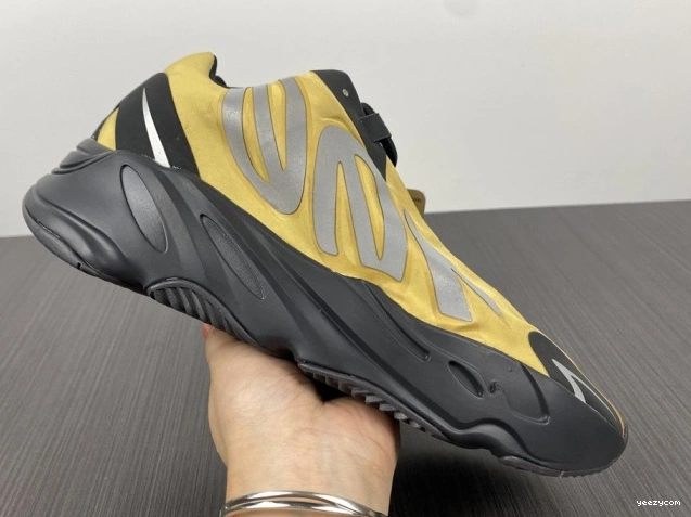 MNVN Boost Flux' GZ0717 Yeezy 'Honey 700 0809